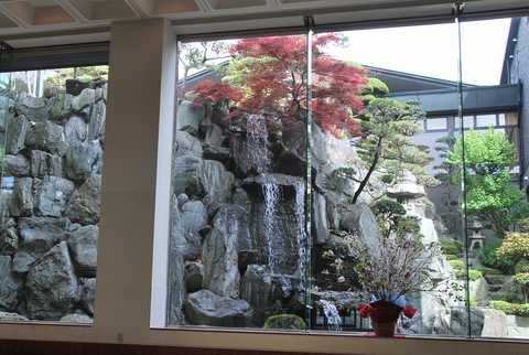 遠石会館
