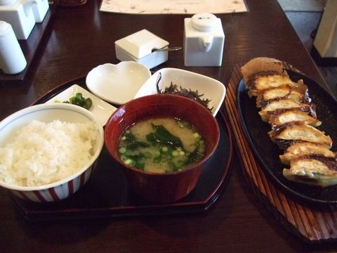 紫蘇餃子定食