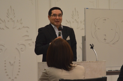 株式会社ヤナギヤの代表取締役社長、柳屋芳雄