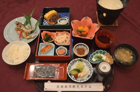 朝食