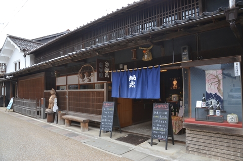 白壁土蔵群
